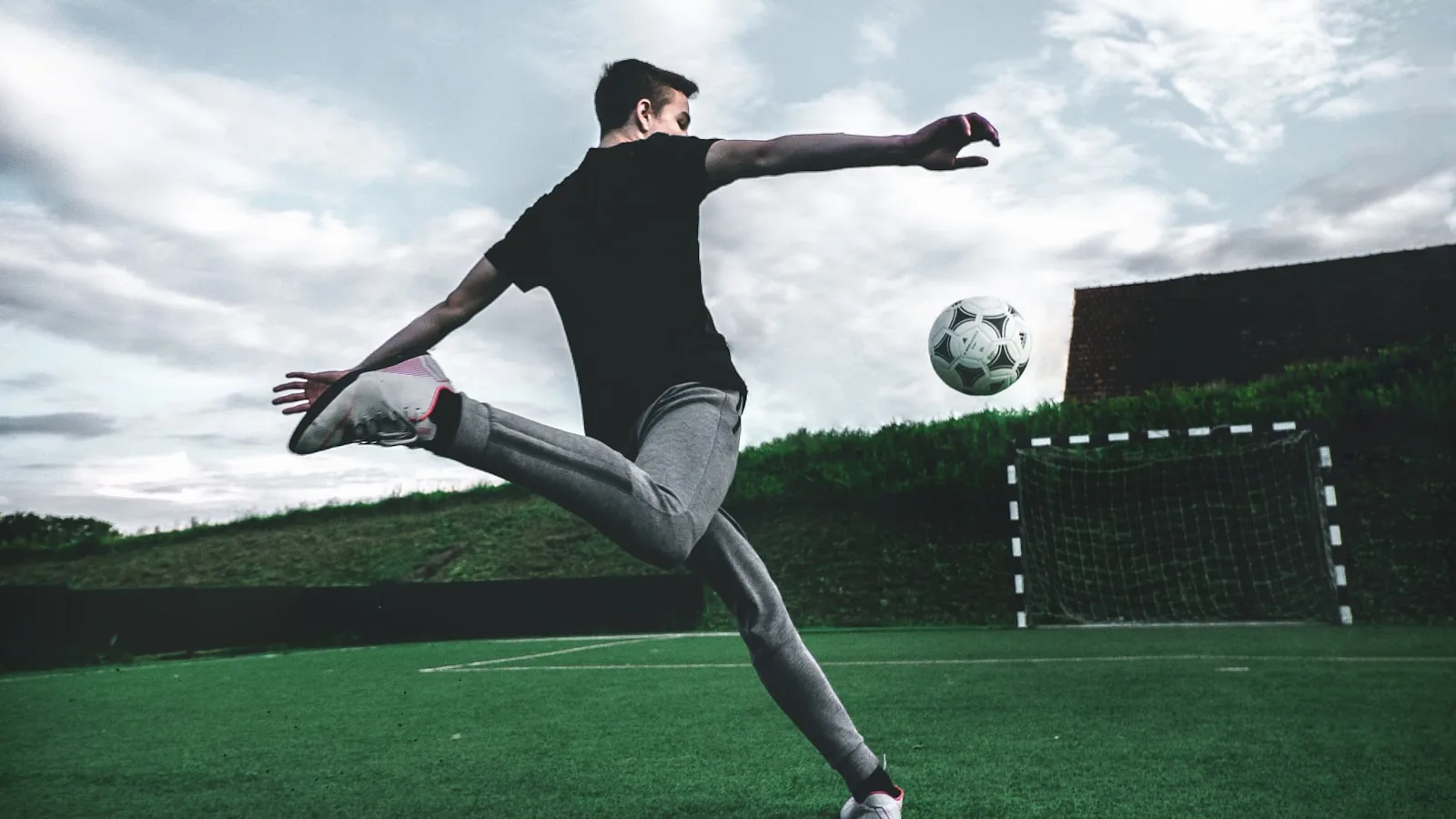 Comment FOOTPASS fonctionne. Le guide pour les pros du football